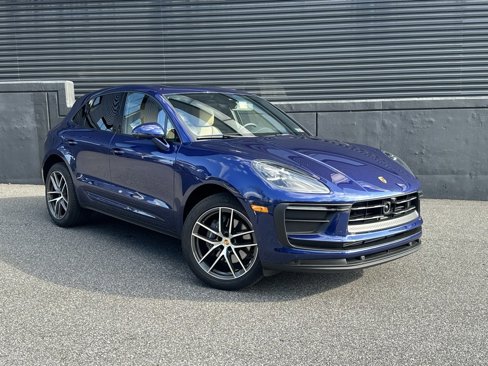 Certified 2025 Porsche Macan image 12