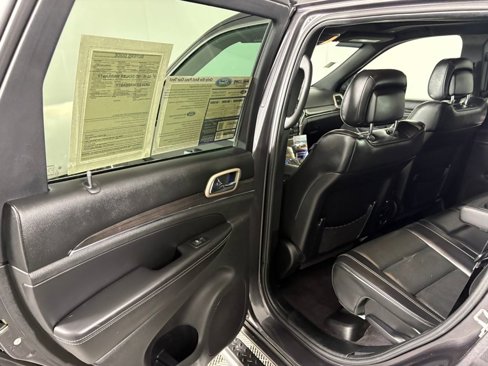 Used 2017 Jeep Grand Cherokee Overland image 28