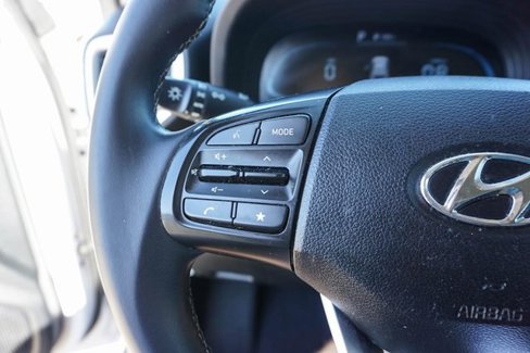 Used 2023 Hyundai Venue SEL image 21
