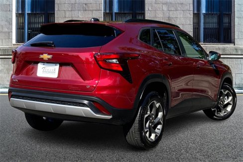 Used 2024 Chevrolet Trax LT w/ Driver Confidence Package image 12