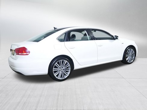 Used 2015 Volkswagen Passat 1.8T SE image 7