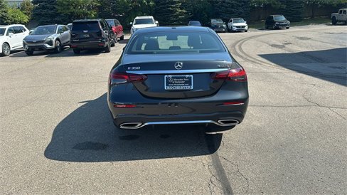 Certified 2022 Mercedes-Benz E 350 4MATIC Sedan image 5