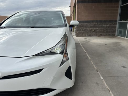 Used 2018 Toyota Prius Four image 9