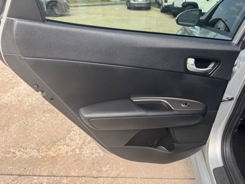 Used 2019 Kia Optima LX image 17