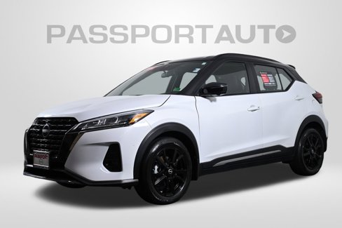 Used 2023 Nissan Kicks SR image 1