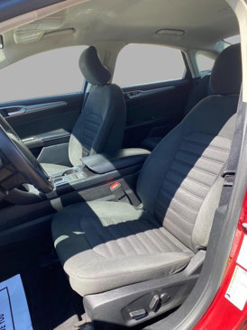 Used 2019 Ford Fusion SE image 28