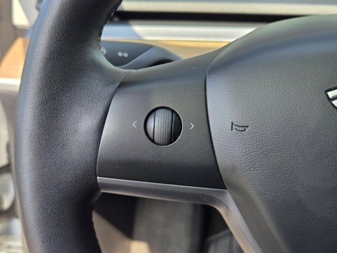 Used 2020 Tesla Model 3 Standard Range Plus image 14