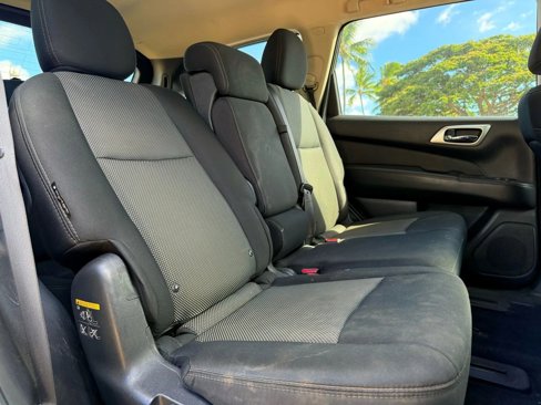 Used 2018 Nissan Pathfinder S image 12