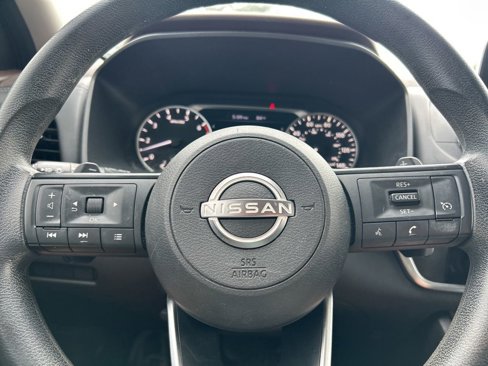 Used 2023 Nissan Rogue S image 16