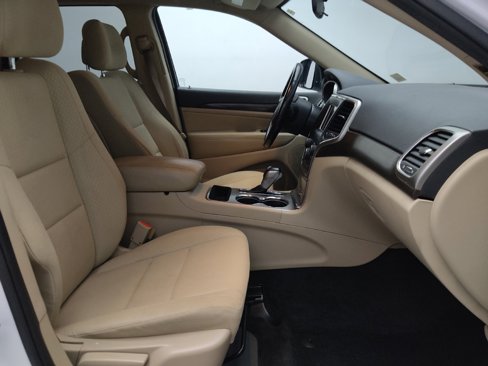 Used 2018 Jeep Grand Cherokee Laredo image 21
