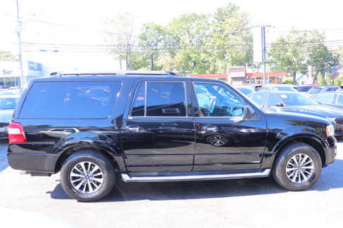 Used 2017 Ford Expedition EL XLT image 6
