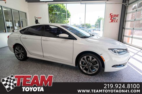 Used 2016 Chrysler 200 S w/ Comfort Group image 5