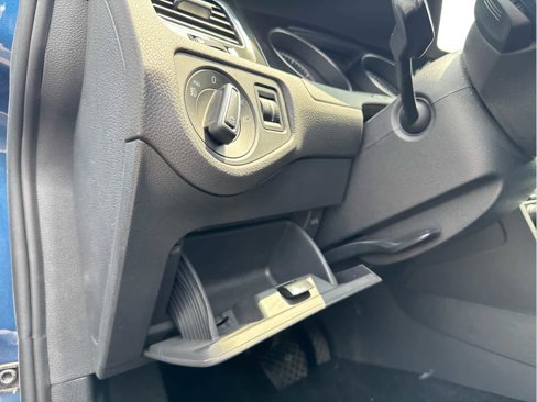 Used 2018 Volkswagen Golf SE image 17