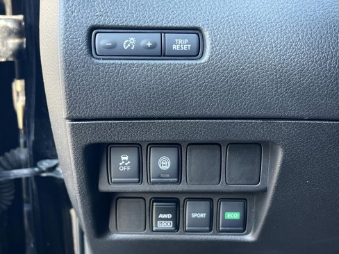 Used 2022 Nissan Rogue Sport S image 23