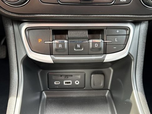 Certified 2022 GMC Terrain SLT w/ Infotainment Package II image 16