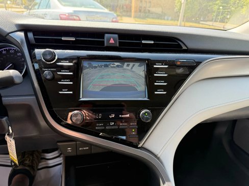 Used 2019 Toyota Camry SE image 17