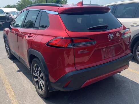 Used 2022 Toyota Corolla Cross XLE image 8