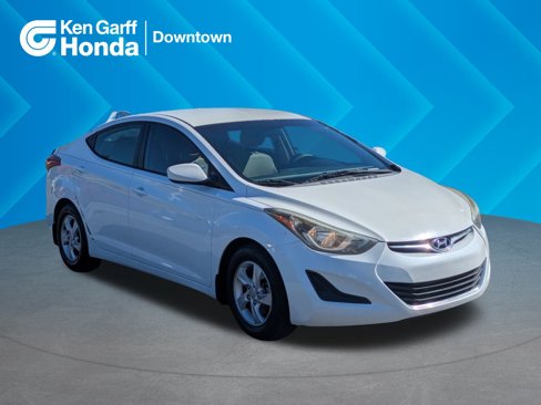 Used 2015 Hyundai Elantra SE image 1