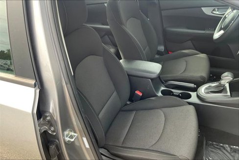 Used 2023 Kia Forte LXS image 6