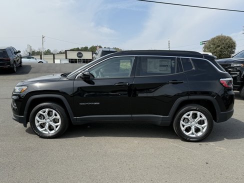 Used 2024 Jeep Compass Latitude image 7