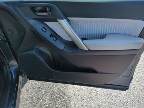 Used 2017 Subaru Forester 2.5i Premium w/ All-Weather Package image 34