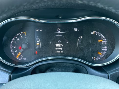 Used 2017 Jeep Grand Cherokee Altitude image 29
