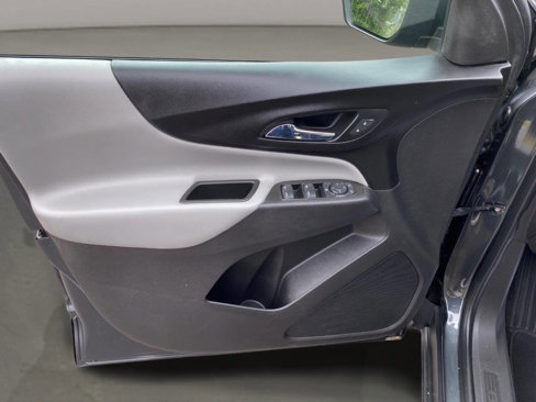 Used 2020 Chevrolet Equinox LS image 16