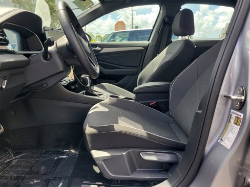 Certified 2025 Volkswagen Jetta Sport image 16