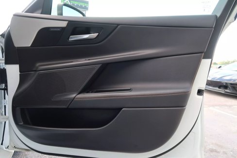Used 2018 Jaguar XE Prestige image 46