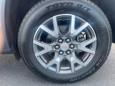 Used 2020 GMC Acadia SLE image 36