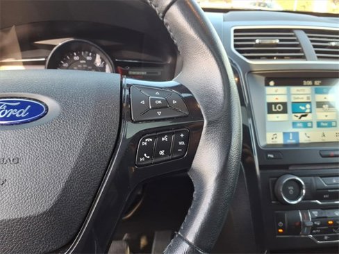 Used 2018 Ford Explorer XLT w/ Equipment Group 202A image 18