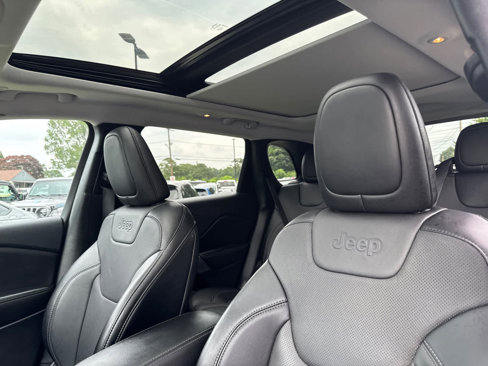 Used 2022 Jeep Cherokee Limited image 15