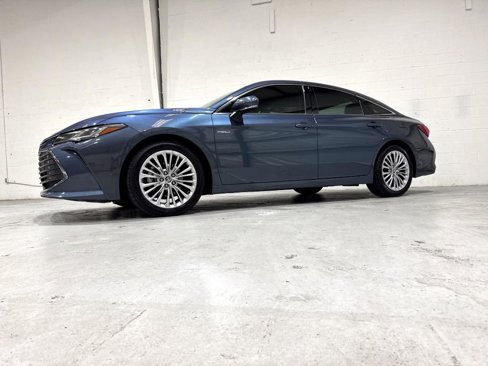 Used 2020 Toyota Avalon Limited image 22