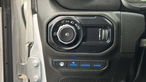 Used 2023 Jeep Wrangler Unlimited Sahara w/ Dual Top Group image 30