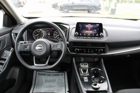 Used 2024 Nissan Rogue S image 12