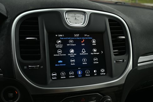 Used 2019 Chrysler 300 Touring w/ Sport Appearance Package image 6