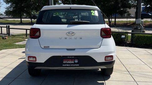 Certified 2024 Hyundai Venue SE image 17