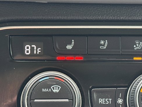 Used 2022 Volkswagen Atlas SEL Premium image 24