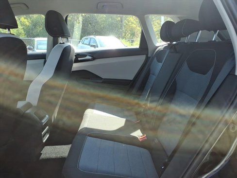 New 2025 Volkswagen Taos S image 10