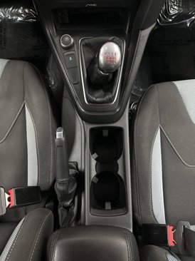 Used 2017 Ford Focus ST image 25