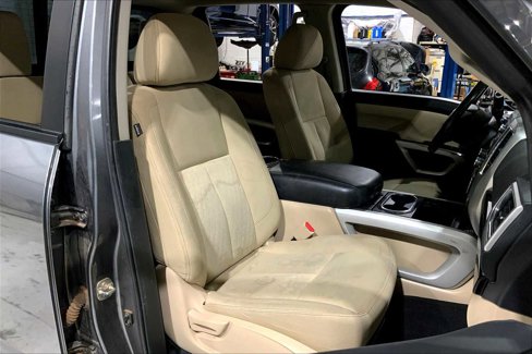 Used 2016 Nissan Titan SV image 8