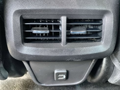 Used 2024 GMC Terrain SLE image 21
