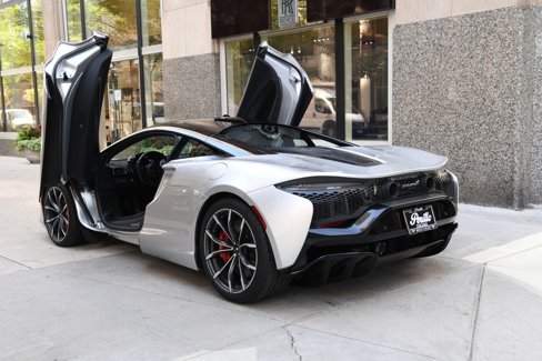 Used 2023 McLaren Artura image 4