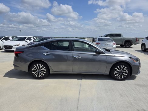 Used 2024 Nissan Altima 2.5 SV image 5