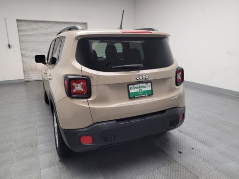 Used 2015 Jeep Renegade Latitude w/ Popular Equipment Group image 6