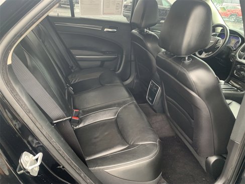 Used 2018 Chrysler 300 Touring L image 12