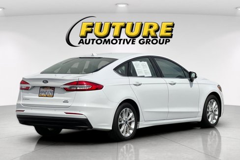 Certified 2020 Ford Fusion SE image 3