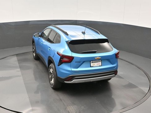 New 2025 Chevrolet Trax LT w/ Driver Confidence Package image 15