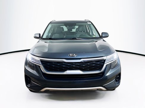 Certified 2021 Kia Seltos S image 2