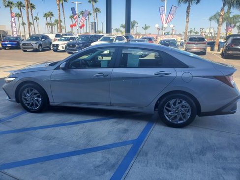 Used 2024 Hyundai Elantra SEL image 8